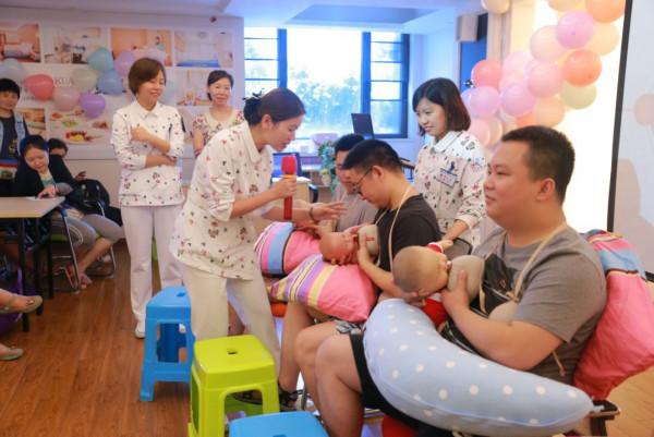 你曉得，母乳能純淨到何種程度嗎？放大千倍後的母乳“活”了