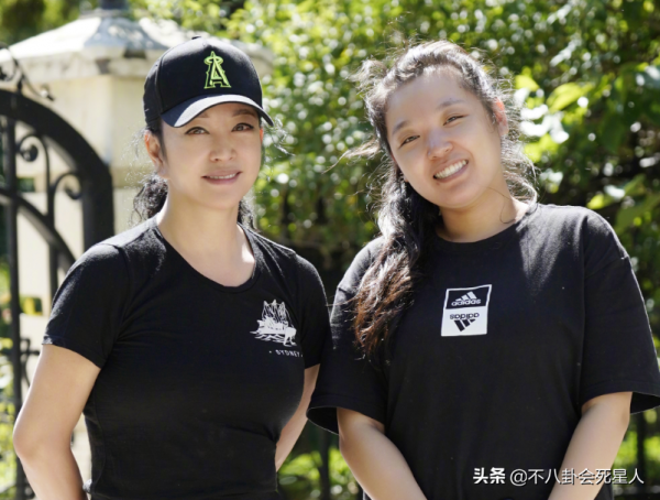 大齡女星扮嫩群像，精修是少女、生影象奶奶，優雅老去不好嗎？