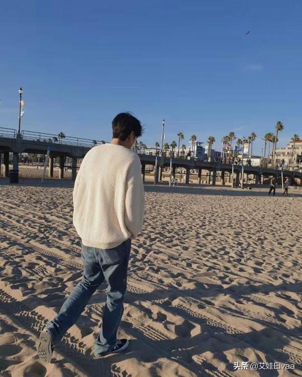 時隔八年故地重遊！李敏鎬穿大碼毛衣牛仔褲似鮮肉，重拾往日精彩