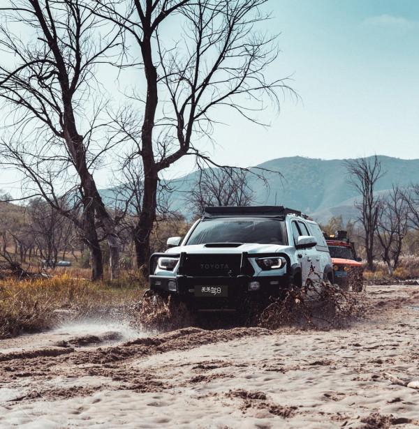 關關駕日|旅行日記 7輛硬派越野車,一場痛快的多倫穿越之旅 關關駕日|旅行日記 7輛硬派越野車,一場痛快的多倫穿越之旅