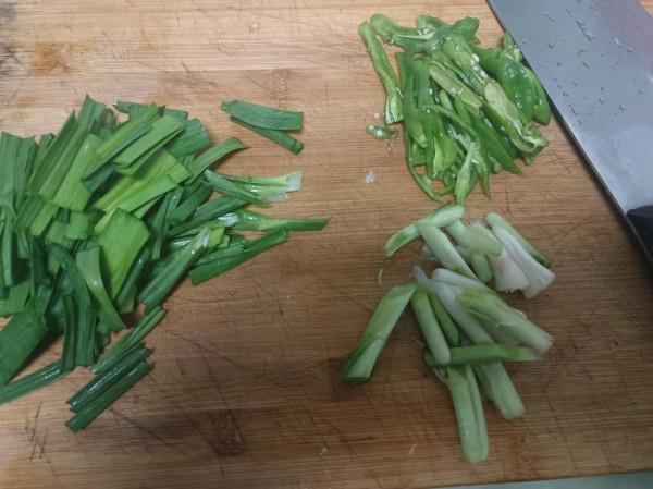 把丈母孃家養了4年的大鵝拿回家,一隻鵝做了4道硬菜,簡直太香了 把丈母孃家養了4年的大鵝拿回家,一隻鵝做了4道硬菜,簡直太香了