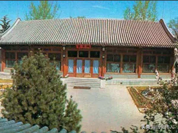 90年，中央警衛局來了群特殊的客人：我們要給毛主席找個“新家”