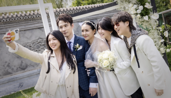2021年娛樂圈8場唯美婚禮：俊男靚女羨煞旁人，兩對新人奉女成婚