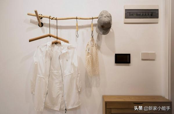 她家94平原木風新房,第一次見沙發不靠牆,個性又實用,值得參考 她家94平原木風新房,第一次見沙發不靠牆,個性又實用,值得參考