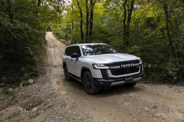 開全新陸地巡洋艦去越野實戰，日本市場買車排隊2年起