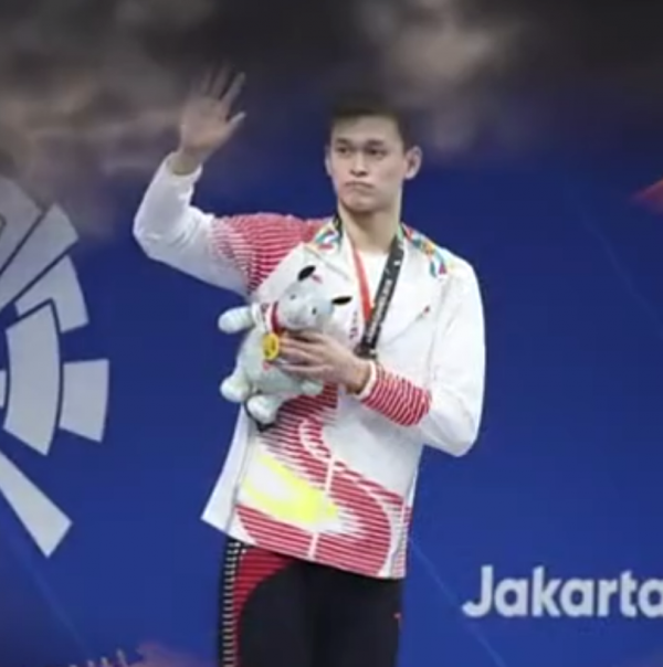 禁賽後591天，孫楊回顧自身輝煌！寫下8個字：經歷磨難，才能成龍