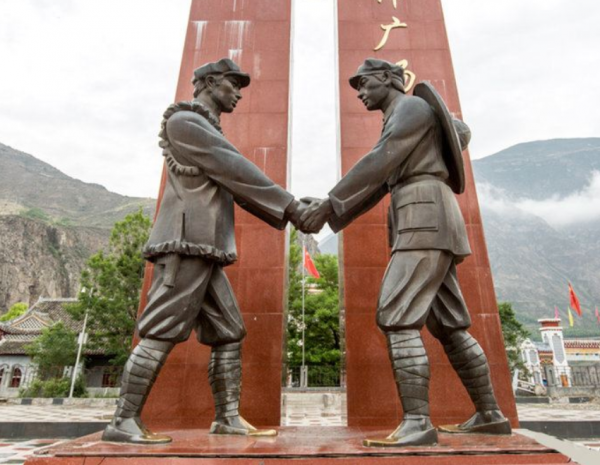1931年我黨軍委書記被捕，寫信告訴獄長不想出獄，獄長：快攆走