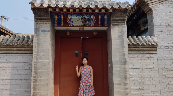 北京大爺把四合院裝成小田園 家裡收藏的青花瓷價值上億