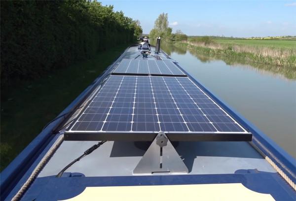 52歲的他放棄一切，住進33㎡“房船”中漂泊流浪，一晃已生活5年