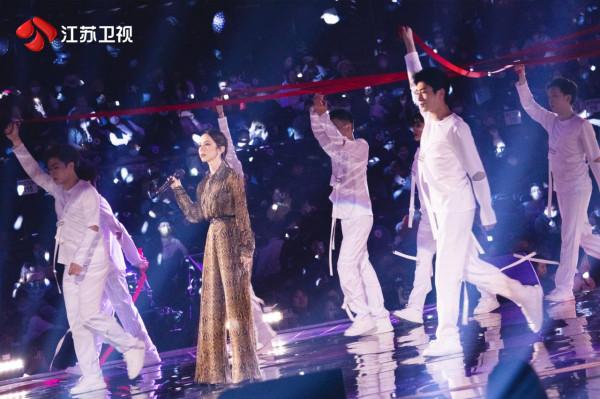 江蘇衛視2022跨年演唱會好歌連臺，港臺歌手各顯絕活傾情唱響