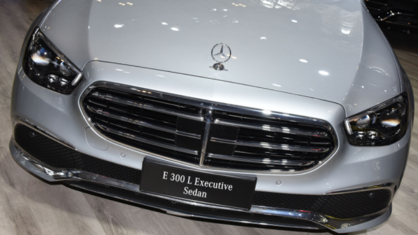 老款庫存清完,8千優惠也沒了,賓士E級為啥不愁賣? 老款庫存清完,8千優惠也沒了,賓士E級為啥不愁賣?