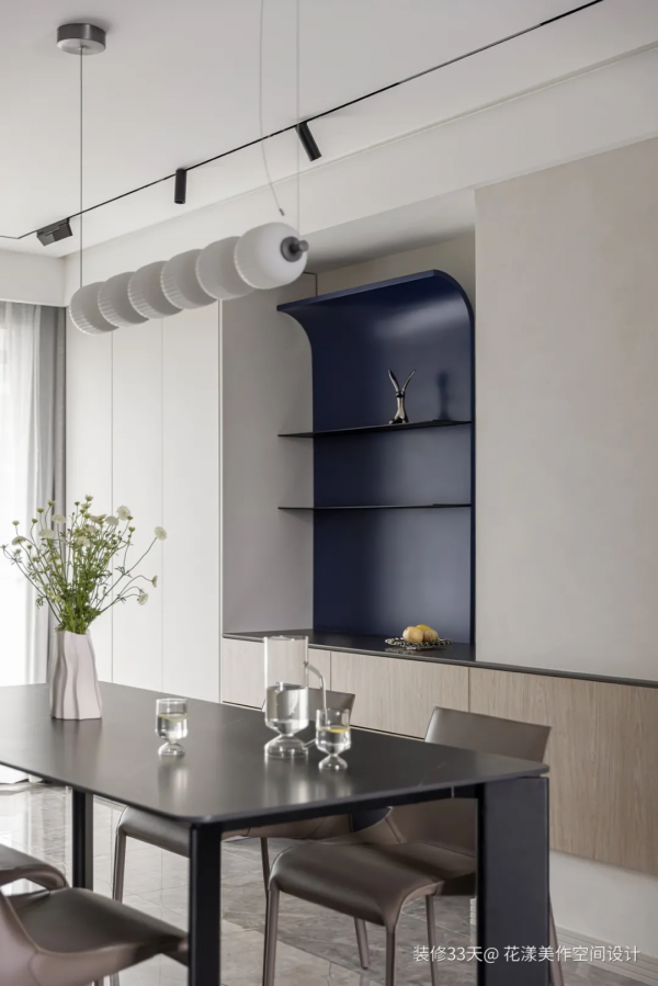 大長桌客廳,大書牆書房 大長桌客廳,大書牆書房