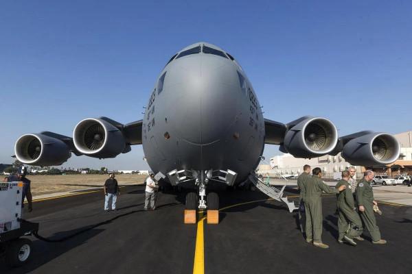 C-17“環球霸王”III運輸機圖集（200圖）