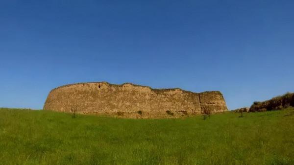 探秘甘肅通渭戰國秦長城遺址和古城堡 探秘甘肅通渭戰國秦長城遺址和古城堡