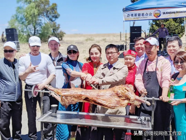 南澳新疆聯合會十二週年年慶及換屆大會圓滿結束