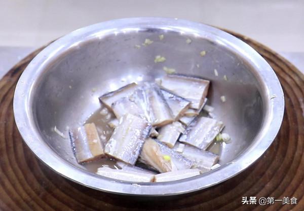 帶魚怎麼做才好吃，廚師長分享飯店秘製做法，鮮香入味，醬香濃郁