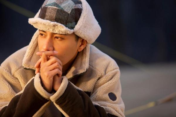 陳坤最新時尚大片曝光 講述秋日露營故事