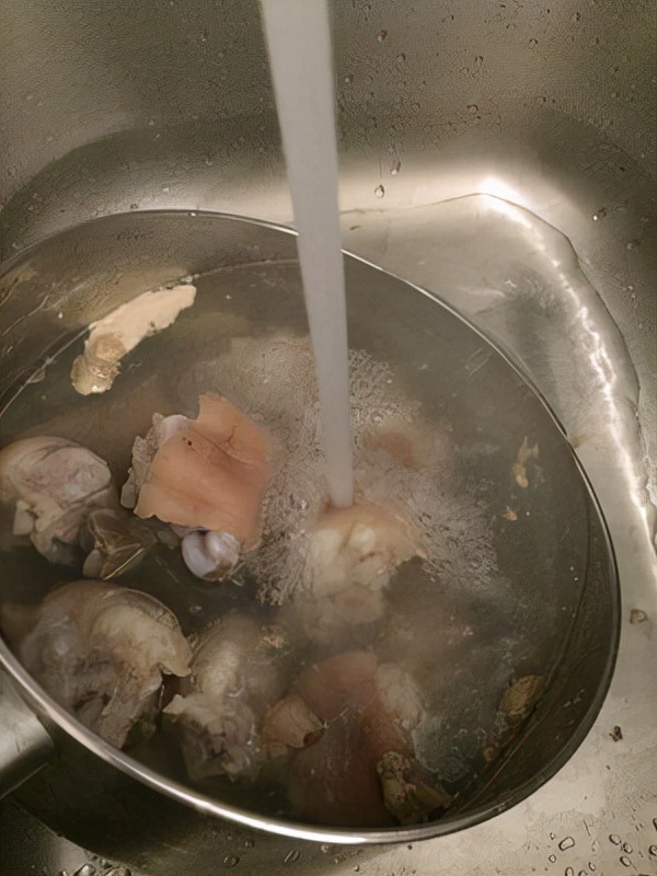 這樣做的紅燒豬腳太誘人了，手把手教你怎樣製作，看著就流口水