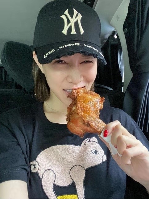 佘詩曼，分享“凍齡瘦身飲食秘訣”，6小時吃4餐，吃得越多越好？