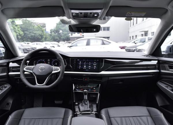 自駕遊買這三款轎車就行，空間大還舒適，跑得越快越省油