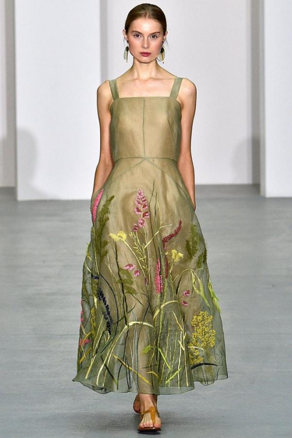 戴安娜王妃在鏡頭前那麼美，離不開這個設計師，還有兩個生活習慣