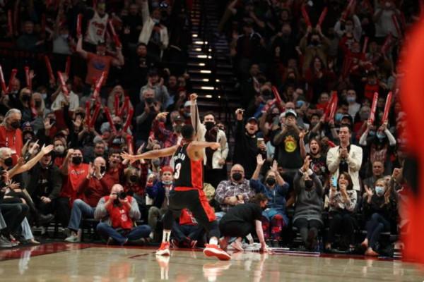 麥科勒姆29分6助開拓者力克猛龍 麥科勒姆29分6助開拓者力克猛龍