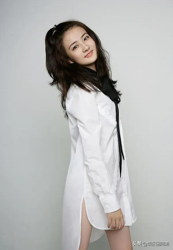 徐璐清純的外表和麵帶微笑的親和力深受大家喜歡