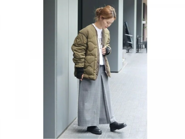 成年女性在寒冷天氣如何穿搭時尚涵蓋您頸部,手腕和腳 成年女性在寒冷天氣如何穿搭時尚涵蓋您頸部,手腕和腳