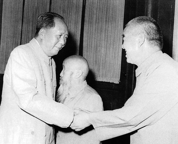 王震探病鄧寶珊，談話期間提及毛主席，建議鄧寶珊給主席“送禮”