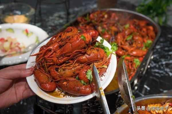 吃海鮮自助餐時：“內行人”從不碰這4種海鮮，老闆卻問：同行？