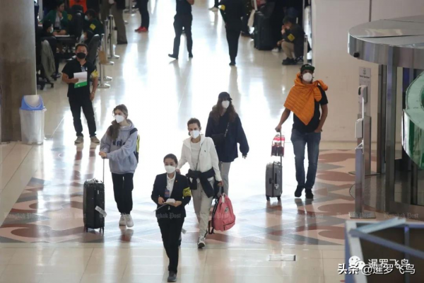 泰國叫停免隔離入境，104例奧密克戎病例確診，一旅行團25人感染