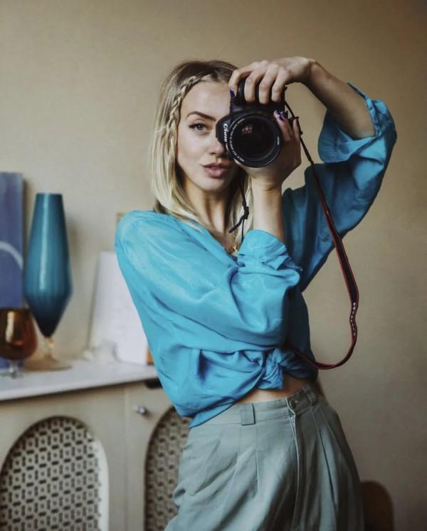 穿衣榜樣｜時尚博主Sarah Mikaela的高質量成長記