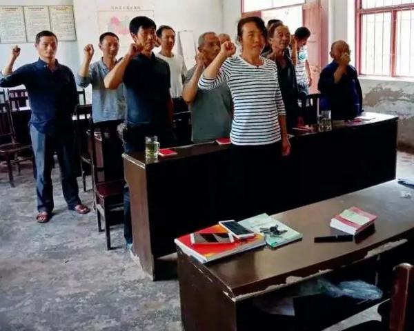 山區農村幹部很苦，一年有100天以上在開會，連自己都沒時間致富