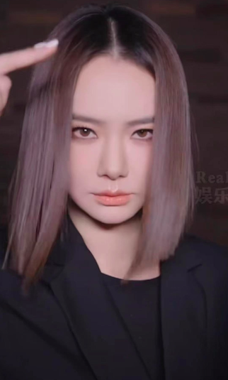 一秒變臉被她們帥到!孫怡、白鹿、袁冰妍,女明星的衝浪都好優秀 一秒變臉被她們帥到!孫怡、白鹿、袁冰妍,女明星的衝浪都好優秀