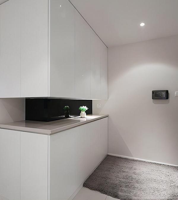 低調小夫妻花50萬裝婚房！鄰居串門才發現，玄關才最漂亮