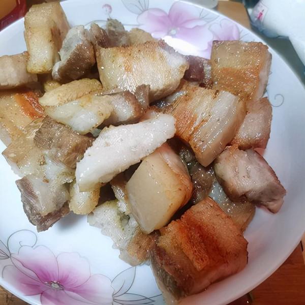 紅燒肉色香味俱全,人人都能喋一盤 紅燒肉色香味俱全,人人都能喋一盤