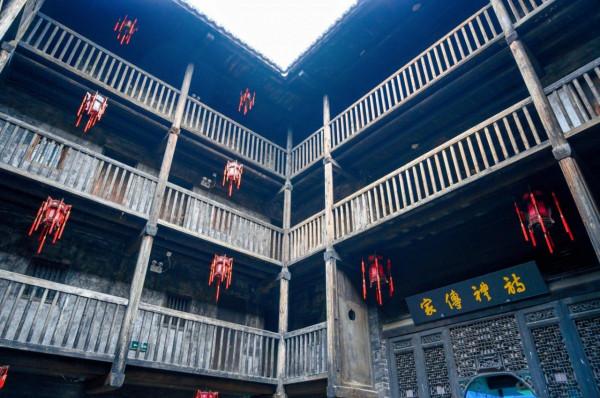 贛州山中有座明清古村，耗資1.5億打造成景區，客家圍屋是亮點