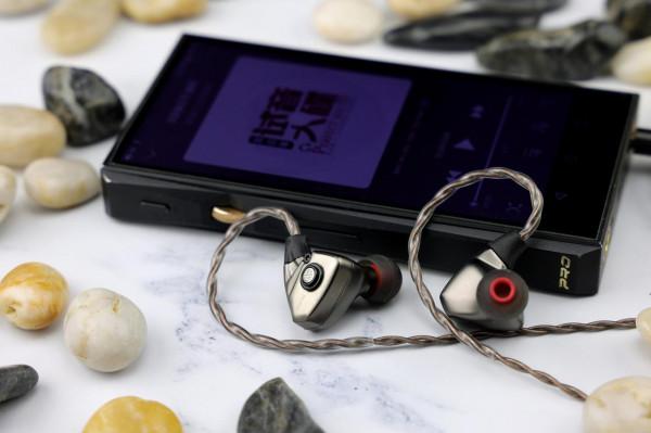 「耳邊評測」三百元價位的素質巔峰&mdash;&mdash;達音科TITAN S