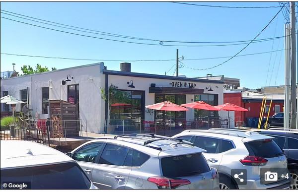 美國服務員收到好心顧客給的4400美元小費，反被餐廳炒魷魚