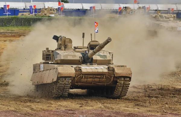 近距離實拍的這些大國重器,不僅讓人大開眼界,更感到無比自豪 近距離實拍的這些大國重器,不僅讓人大開眼界,更感到無比自豪