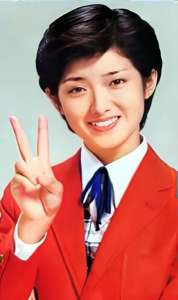 為愛隱退的日本熒幕女神山口百惠