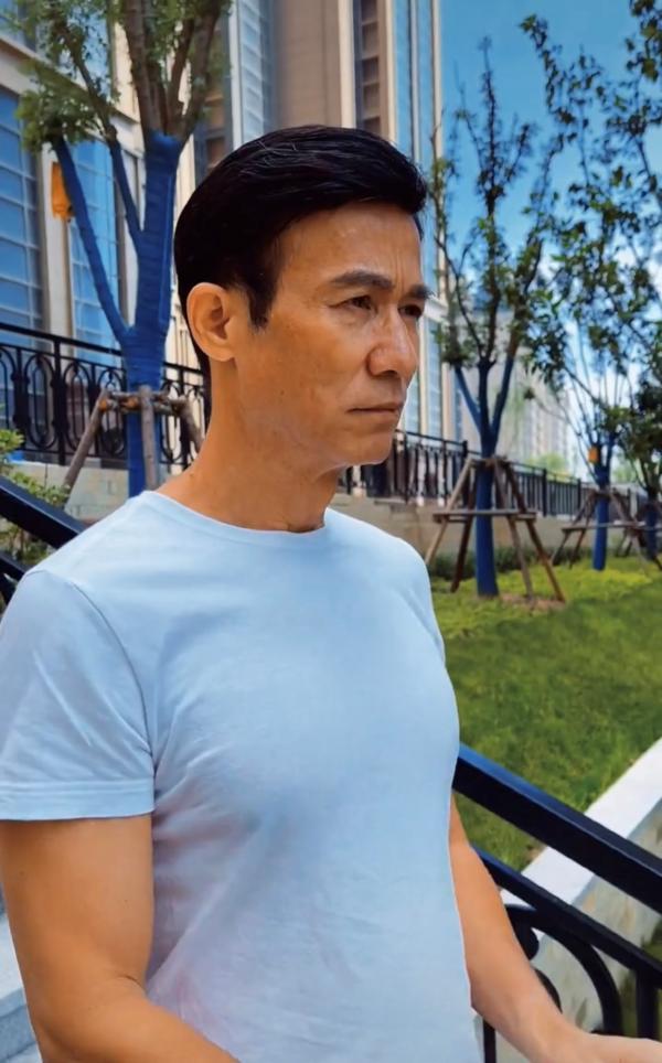 61歲戲骨李子雄罕曬娃,3歲兒子似混血,嬌妻曾是張鐵林緋聞女友 61歲戲骨李子雄罕曬娃,3歲兒子似混血,嬌妻曾是張鐵林緋聞女友