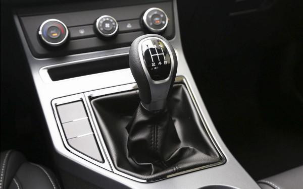 8萬預算買家用車,這3款建議首選,銷量好、品質高,而且很省油! 8萬預算買家用車,這3款建議首選,銷量好、品質高,而且很省油!