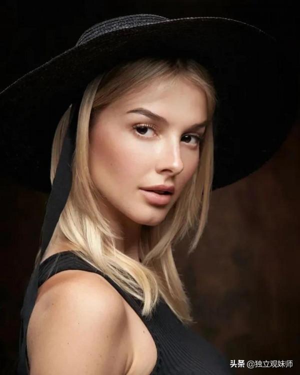 俄羅斯聯邦電視主持人安吉麗娜艾斯曼