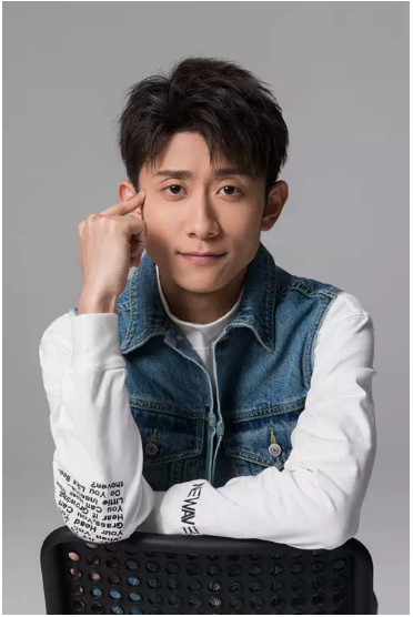 “童星”尤浩然，走到今天能怪誰呢？成於《家有兒女》敗於自己