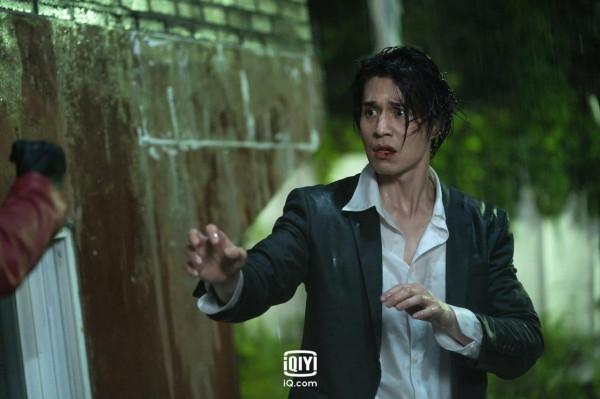 韓劇《Bad and Crazy邪惡與瘋狂》壞傢伙李棟旭開播十分鐘衰事不斷