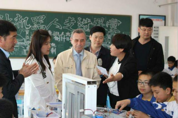 蘇聯航母之父：拒美天價高薪，助中國製造航母，他究竟有何目的？