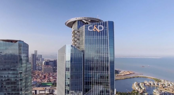 建發股份副總王志兵是高管中不多的大專學歷 但在當年是不錯的文憑