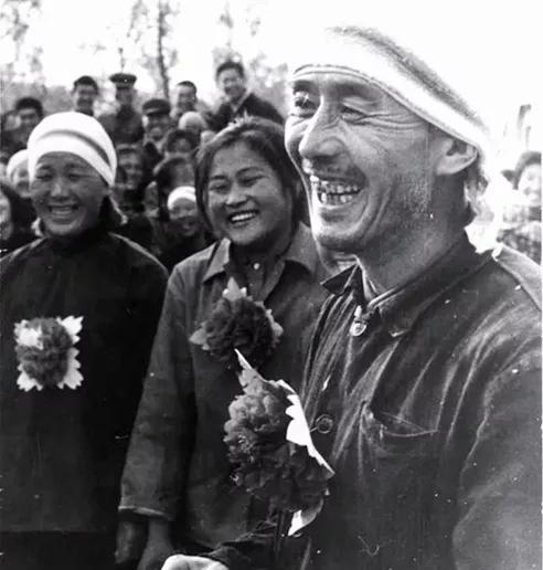 紀念毛主席誕辰128週年 憶火紅的年代 紀念毛主席誕辰128週年 憶火紅的年代