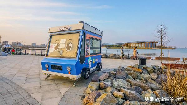 上海第二大人工湖“滴水湖”，原來是鹹水的，上海夢幻造城的傑作